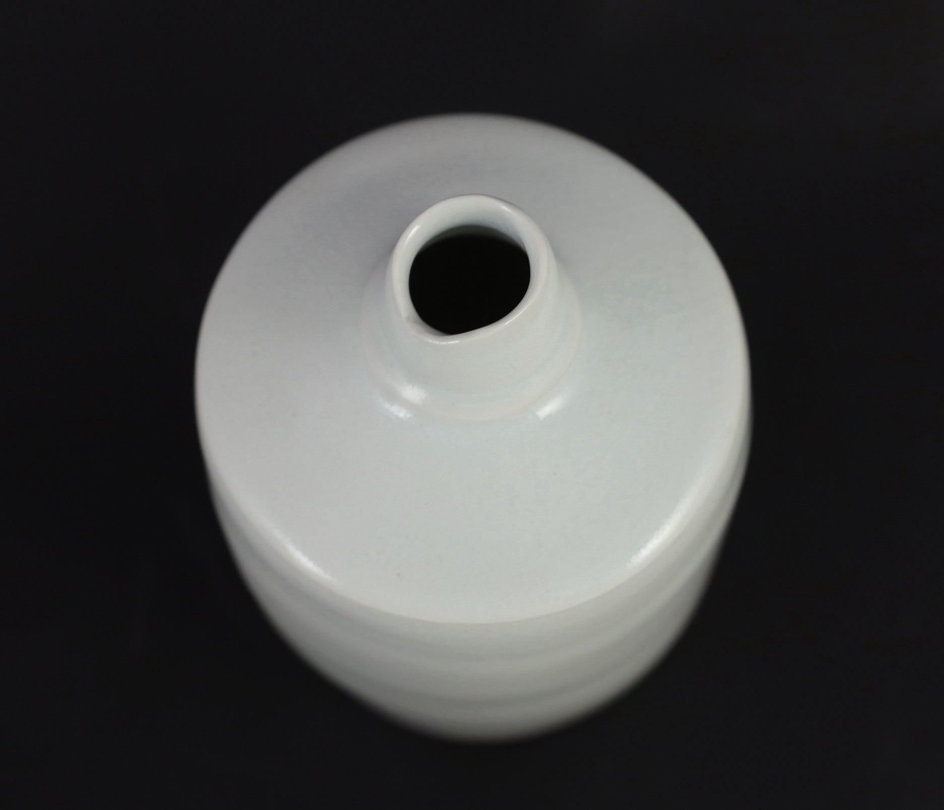 Edmund de Waal (b.1964) a porcelain bottle vase, c.1993, 16.5cm high
